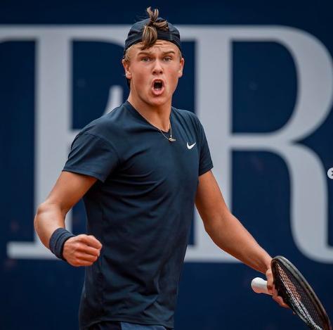 年轻球员的 年轻球员的