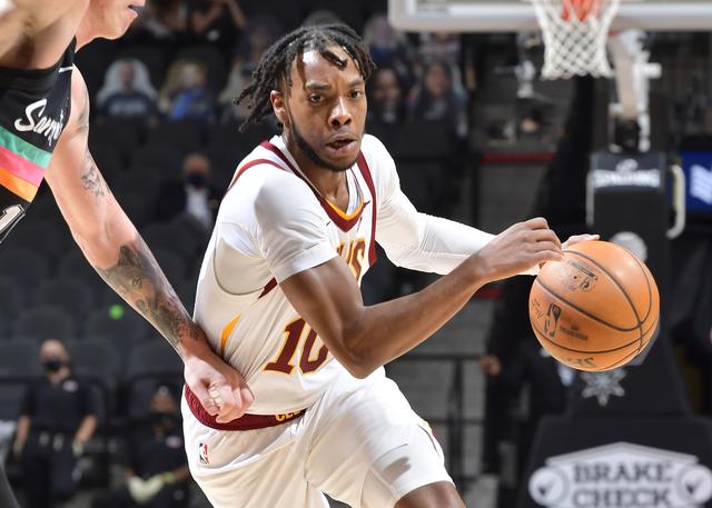 何卓佳杜塞 何卓佳杜塞