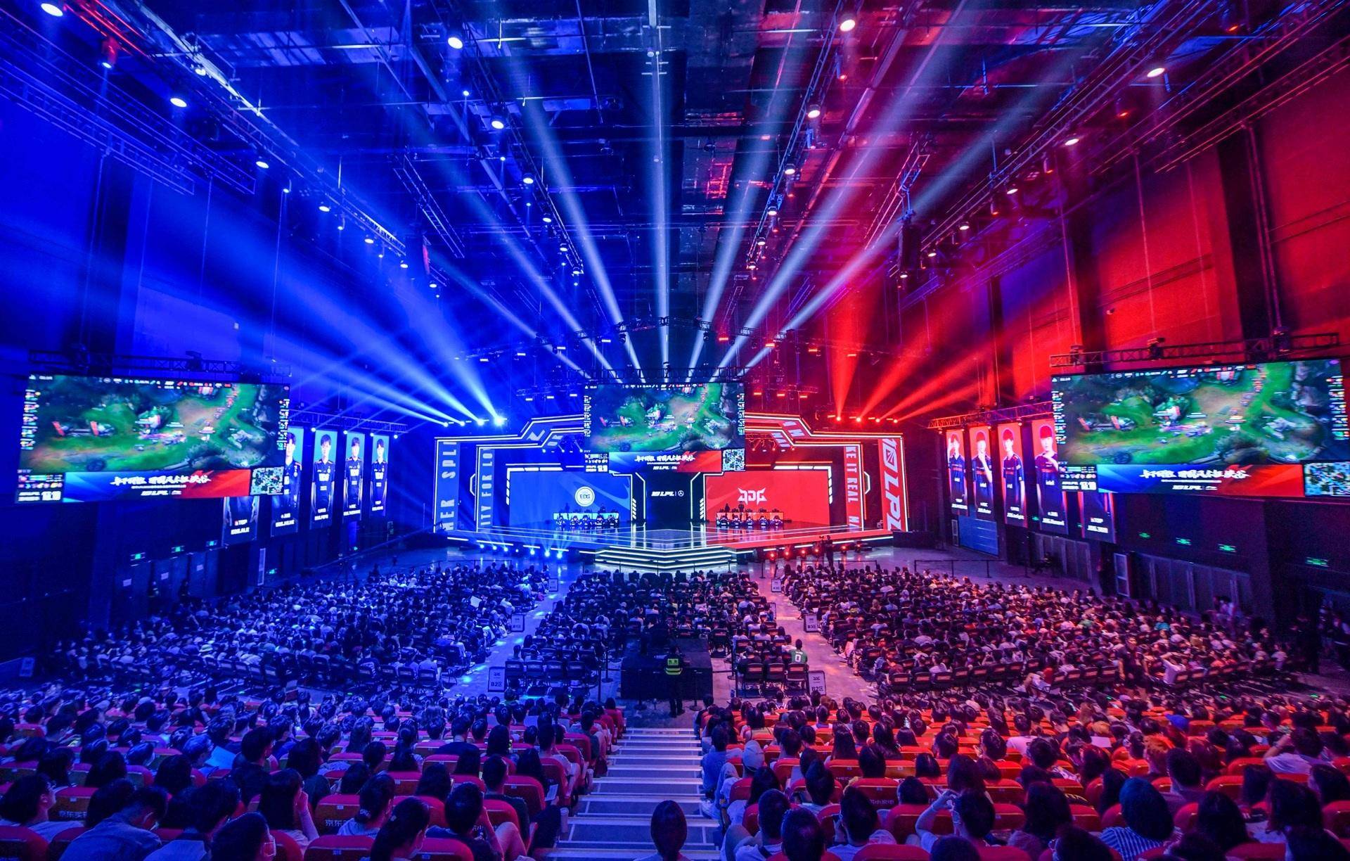 大拉近了明 大拉近了明