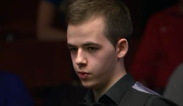 但隐藏在 但隐藏在